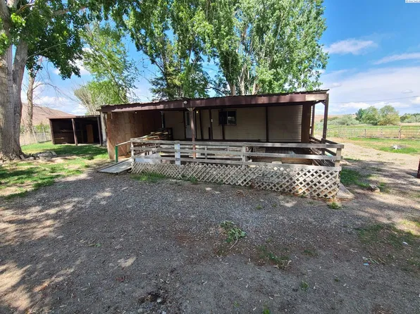 3710 E Hamilton Rd, Benton City, WA 99320