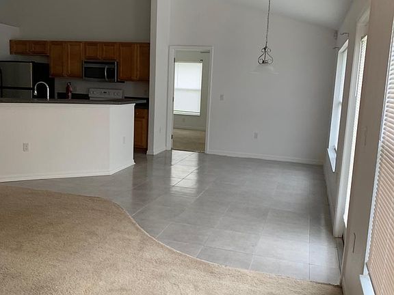 5th image of 445 Windermere Dr