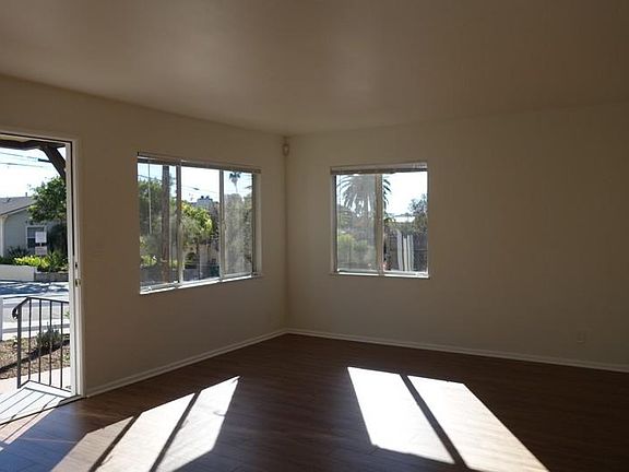 2nd image of 1019 E De La Guerra St APT A