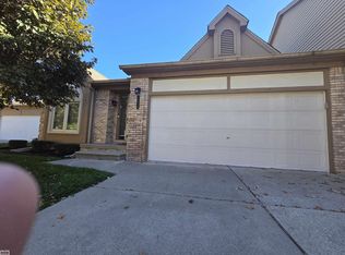 35934 Fierimonte Dr, Clinton Township, MI 48035