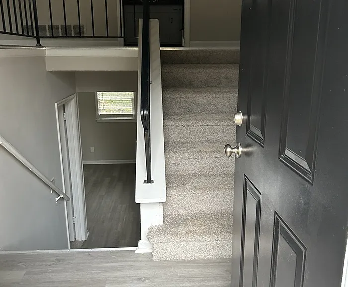 2330 Maryland Ct — Photo 3