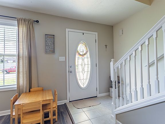 4th image of 7811 Saint Thomas Ct