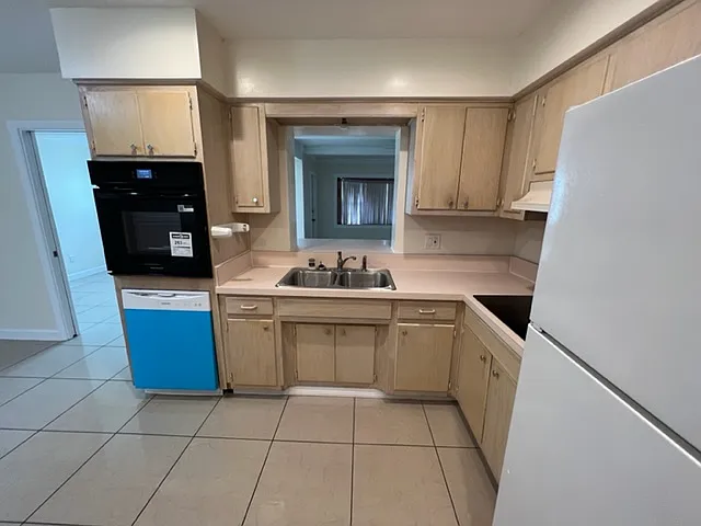 4 bed, 1882 sqft, $3,200 — Photo 2