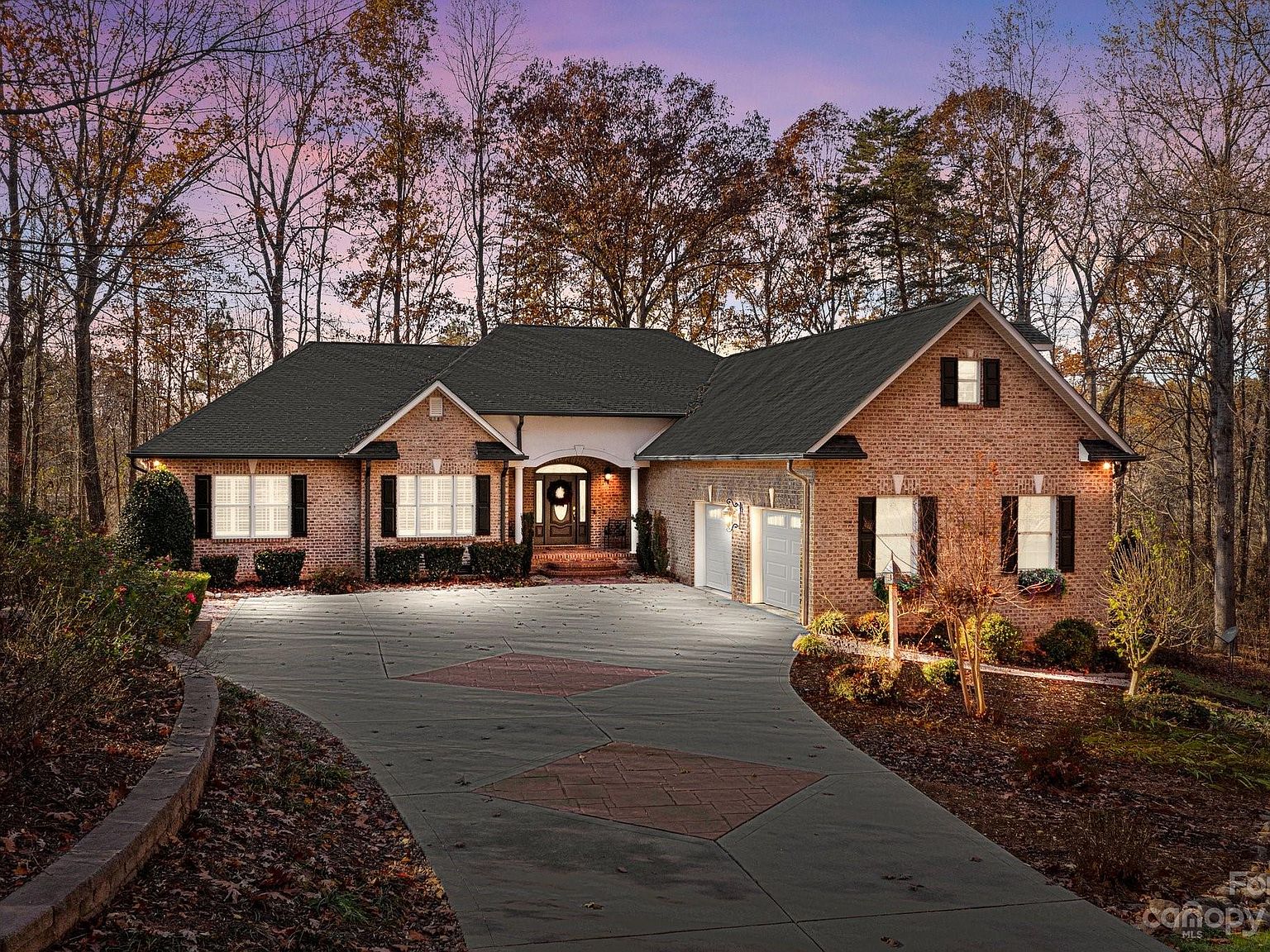 7729 Golf Course Dr N