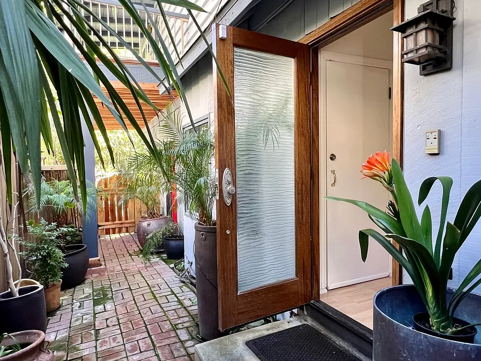 2511 Perdido Ln