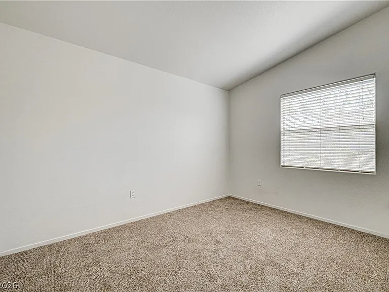 4040 Castle Cove Dr #4040 — Photo 32