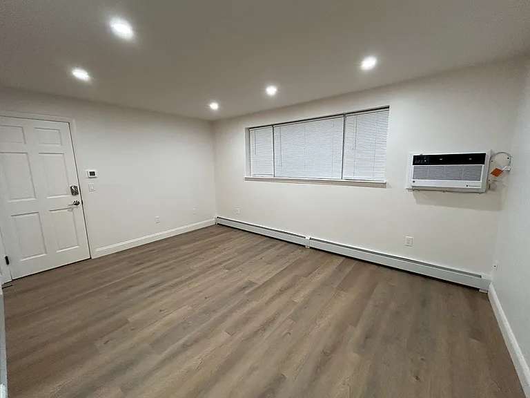 787 Admiral St #1 — Photo 20