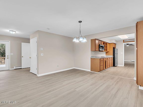 5th image of 121 Harding Drive