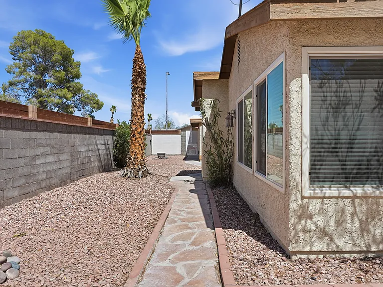 3971 Spring Leaf Dr — Photo 44