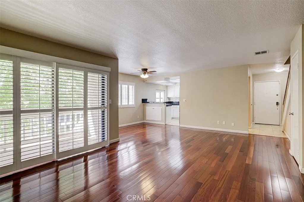 2 bed, 1.5 bath, 1205 sqft, $3,095 — Photo 2