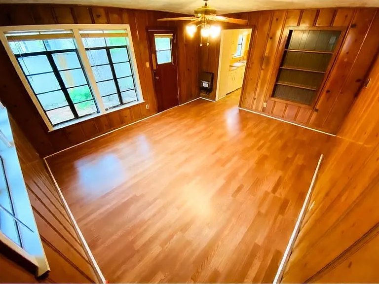365 E Irby St — Photo 20
