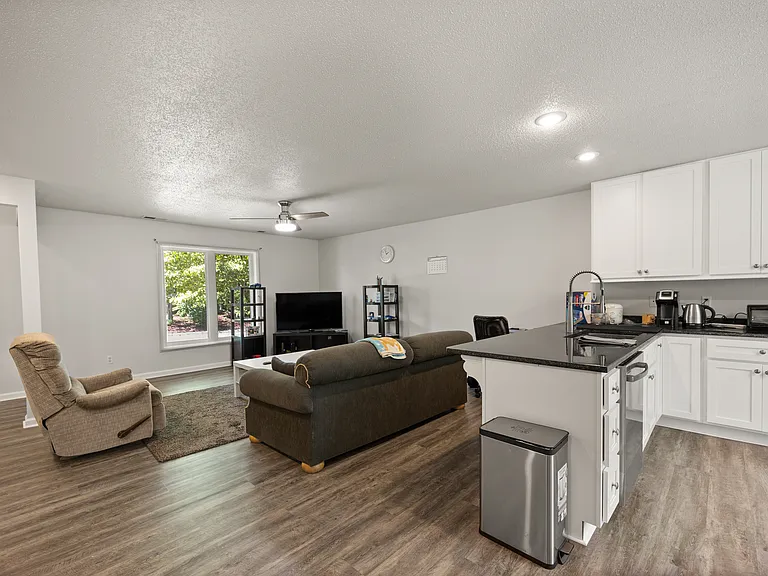 264 Jolin Dr #1 — Photo 34