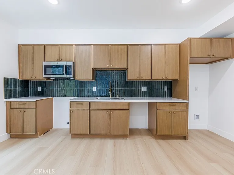 1065 S Corning St #C — Photo 10