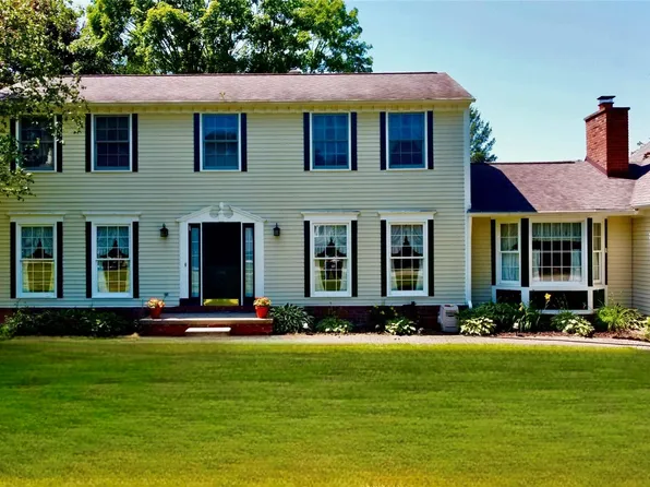 9276 Old Plank Ln, Brighton, MI 48114