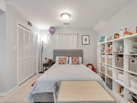 4th image of 23 Cambridge Ave #1