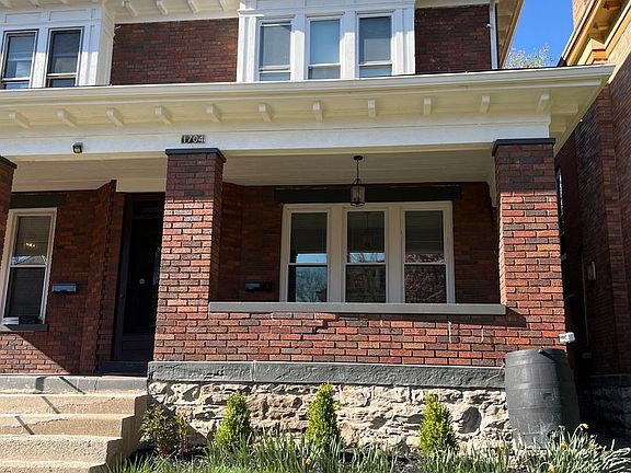 4th image of 1702-1704 Bryden Rd
