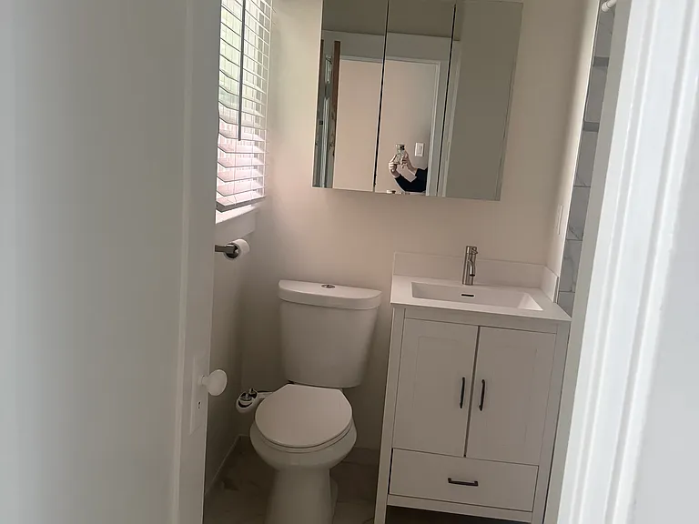 1817 E 3rd St #1819 — Photo 25