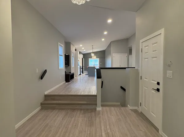 280 Windflower Rd, Winnipeg, MB R3Y 0X6