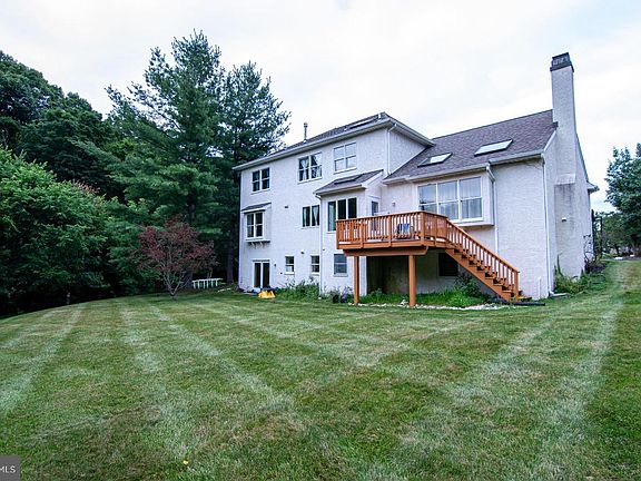 4th image of 1410 Merlin Cir
