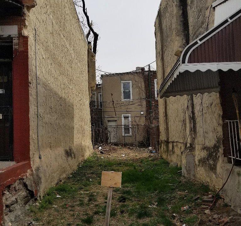 1st image of 2547 N Hollywood St
