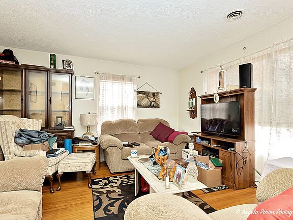3rd image of 930 N Berwick Blvd
