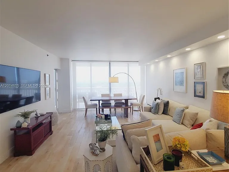 2000 Island Blvd #2703 — Photo 4