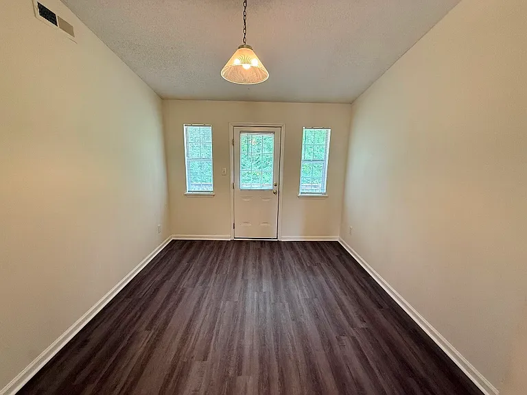104 Benin Ct #B — Photo 13