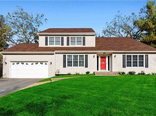 1 Southcrest Ct, Huntington, NY 11743