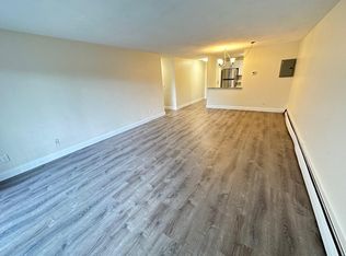 8 Riverside St APT G-2, Watertown, MA 02472