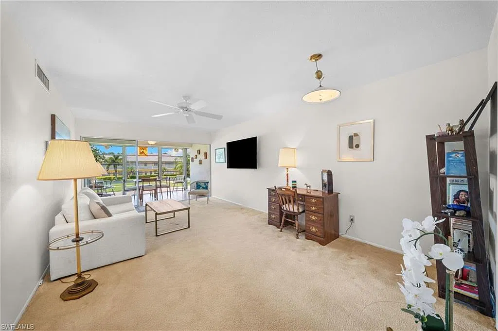 2 bed, 1.0 bath, 848 sqft, $4,750 — Photo 4