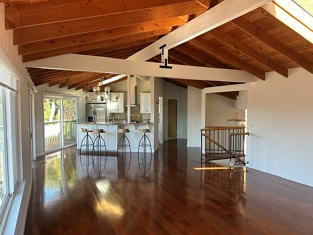 3 bed, 1942 sqft, $5,600 — Photo 4