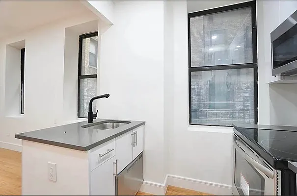 Rented by BRICK & GALO REALTY CORP | media 7