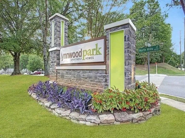 Lynnwood Park — Photo 22
