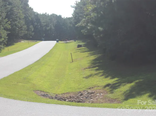 100 Rivercliff Dr E #10, Connelly Springs, NC 28612