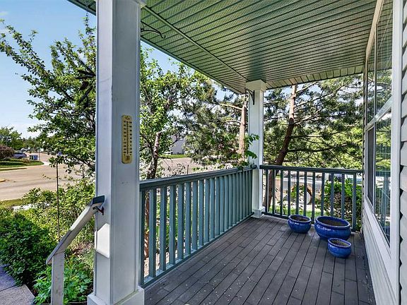 3rd image of 118 SW Invermere Dr