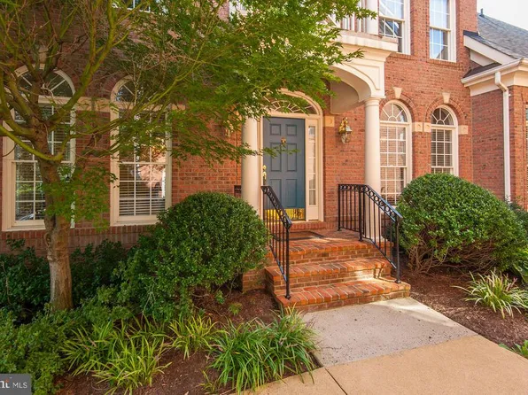 3844 Farrcroft Grn, Fairfax, VA 22030