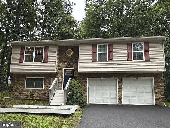 1st image of 348 Little Bear Ln