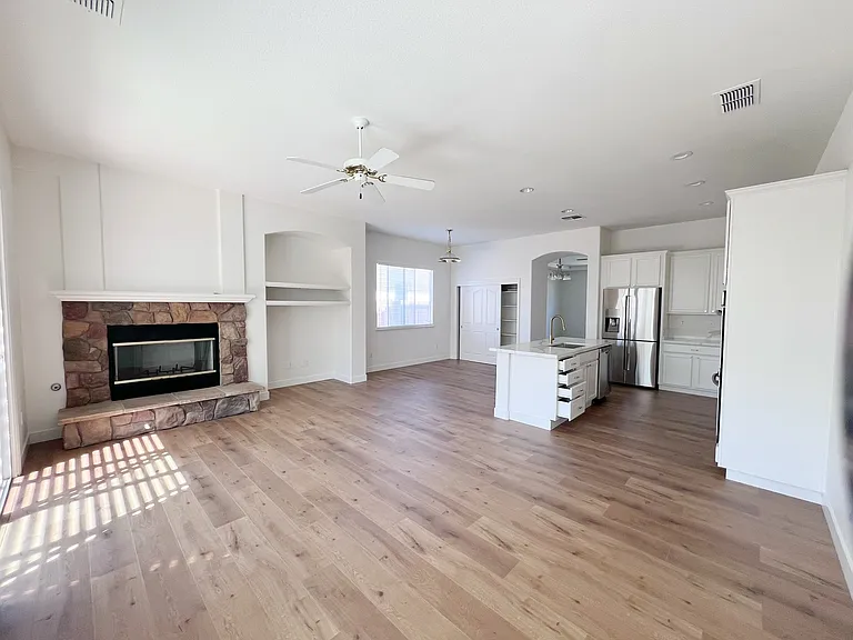 10233 Stathos Dr — Photo 7