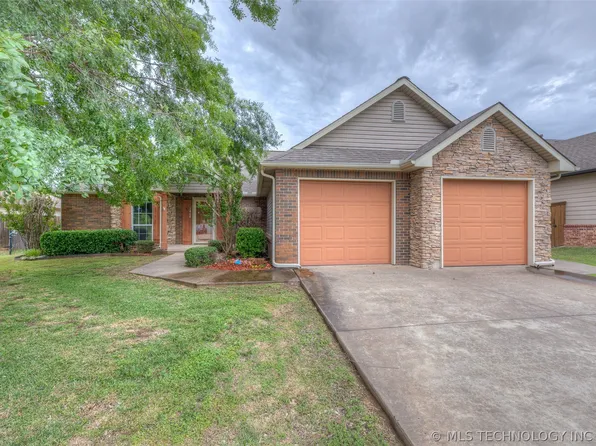 1408 Carter Ave, Wagoner, OK 74467