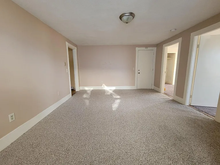 29 Pleasant St #C — Photo 8