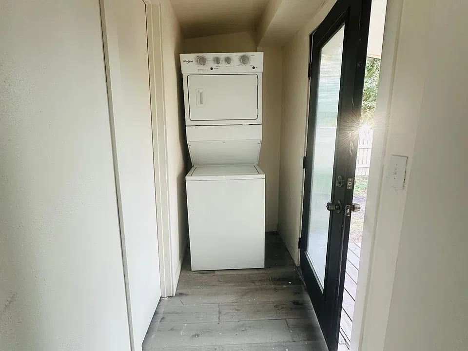 1826 G St SE #1
