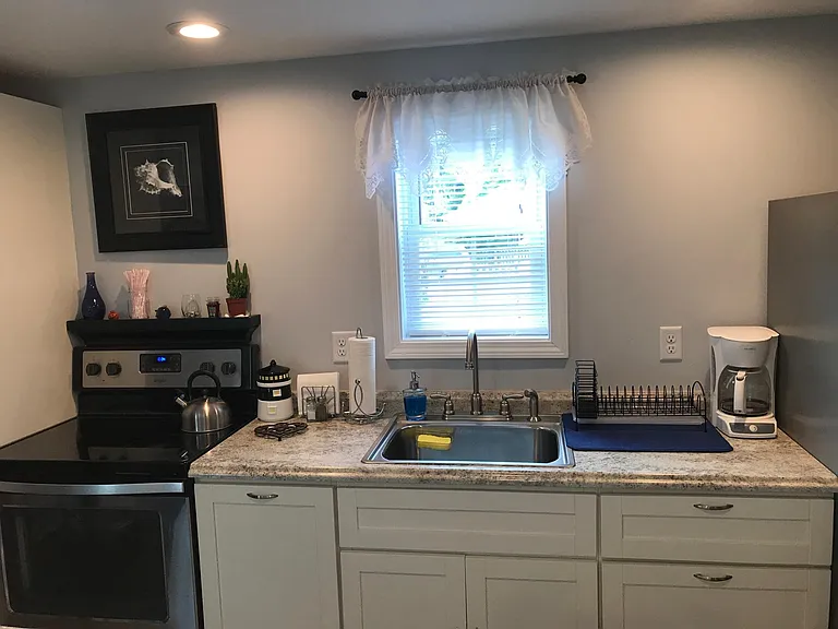 88 Carll Ave — Photo 14