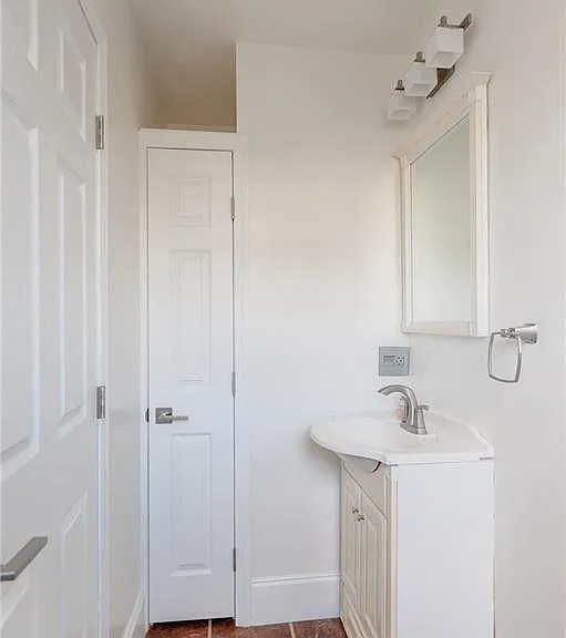 4 Weeden St #1 — Photo 8