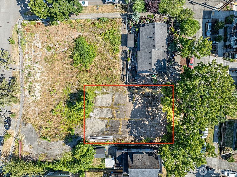 3rd image of 811 29th Avenue S