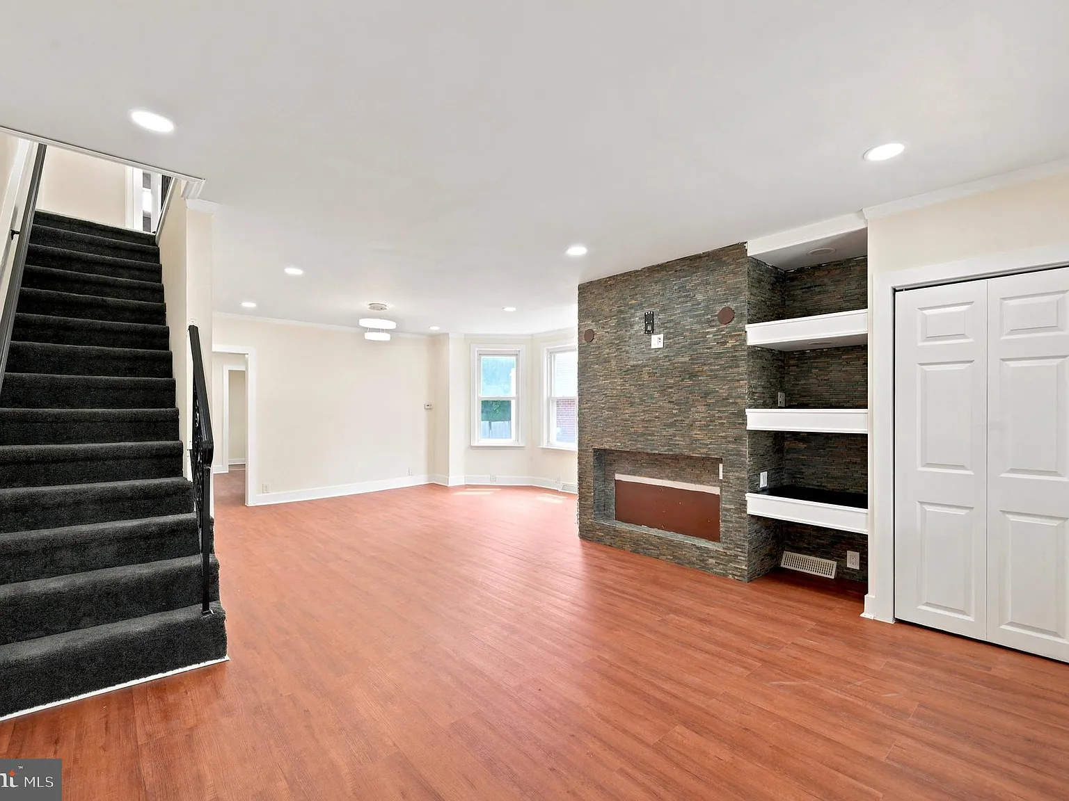 3 bed, 1.5 bath, 1486 sqft, $2,400 — Photo 4