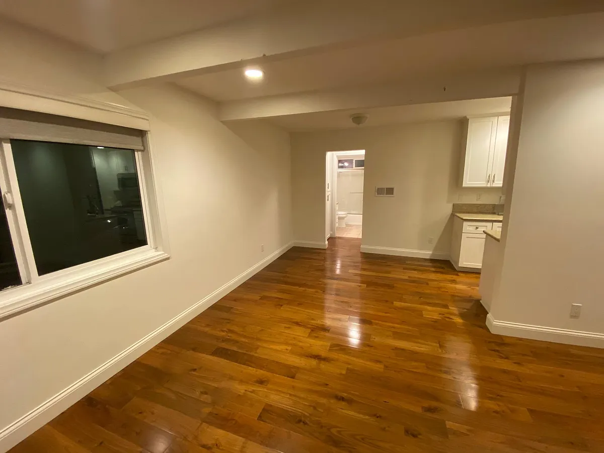 Building Photo - 1466 Manhattan Beach Blvd #6