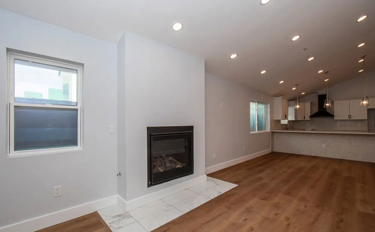 Building Photo - 2208 S Harcourt Ave