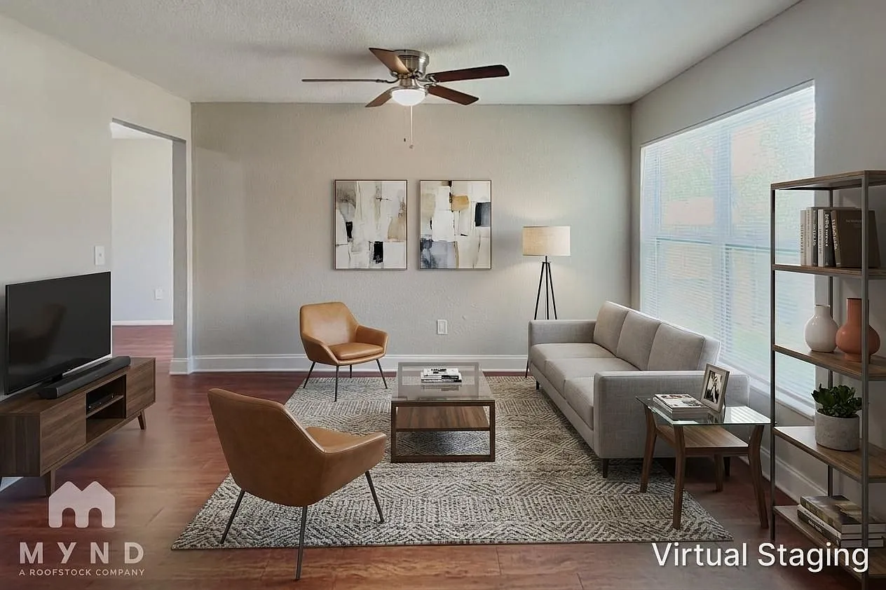 3 bed, 2.0 bath, 1305 sqft, $2,195 — Photo 2