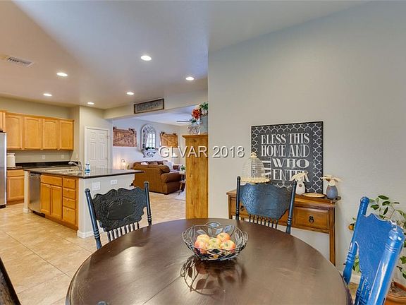 3rd image of 8216 Oakshire St