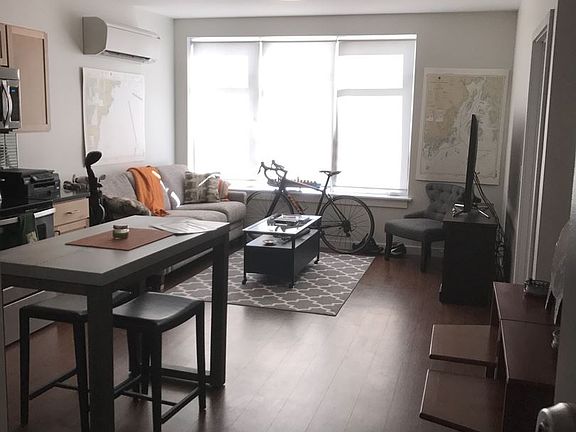 5th image of 183 Brackett St Unit 411